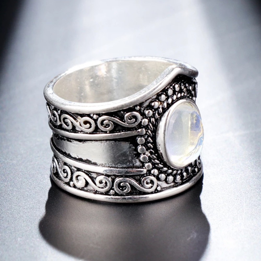 🐚 BOHO Vintage Styled Carved Opal Silver Ring 🐚 - Picture 6 of 8